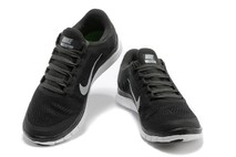 Черно-белые кроссовки мужские Nike Free Run на каждый день